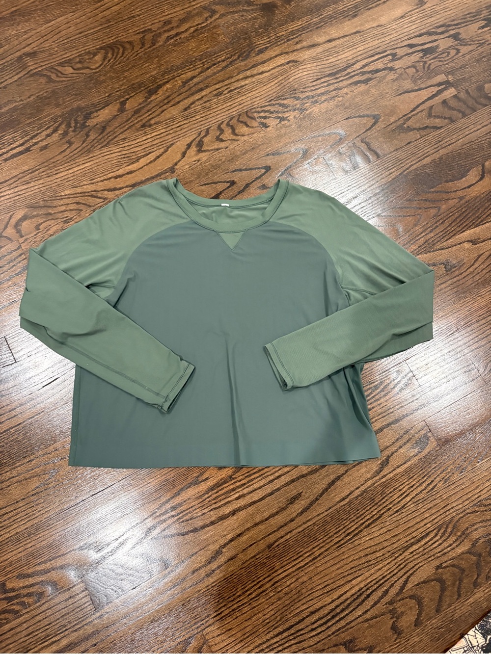 lululemon athletica Long Sleeve Top in Olive Green